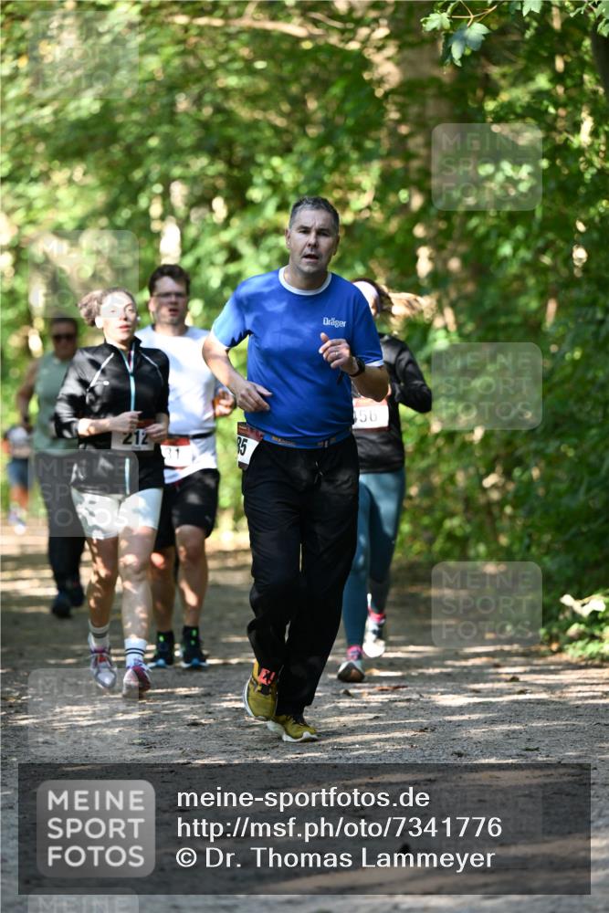 06.10.2024 - Bramfelder Halbmarathon 2024 Dr. Thomas Lammeyer http://msf.ph/oto/7341776 06.10.2024 10:51:03 Laufen 212, 15, 56 meine-sportfotos.de