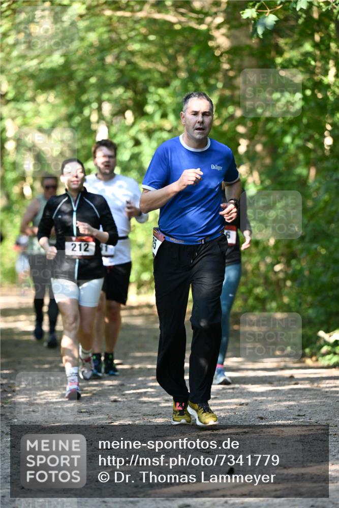 06.10.2024 - Bramfelder Halbmarathon 2024 Dr. Thomas Lammeyer http://msf.ph/oto/7341779 06.10.2024 10:51:03 Laufen 212, 35 meine-sportfotos.de