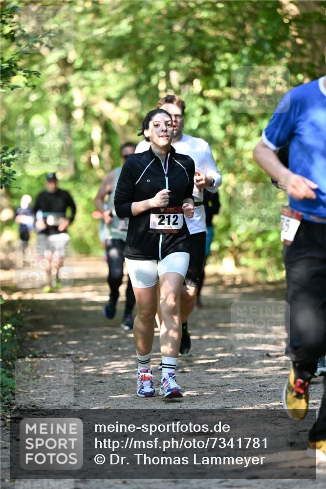 06.10.2024 - Bramfelder Halbmarathon 2024 Dr. Thomas Lammeyer http://msf.ph/oto/7341781 06.10.2024 10:51:04 Laufen 212, 35 meine-sportfotos.de