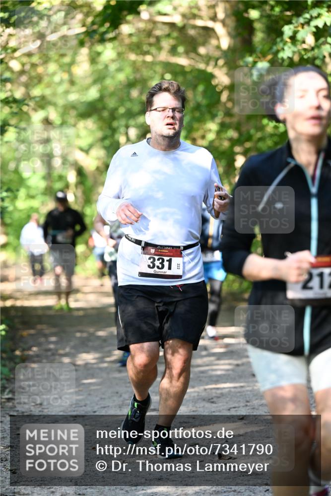 06.10.2024 - Bramfelder Halbmarathon 2024 Dr. Thomas Lammeyer http://msf.ph/oto/7341790 06.10.2024 10:51:07 Laufen 331, 22, 21 meine-sportfotos.de