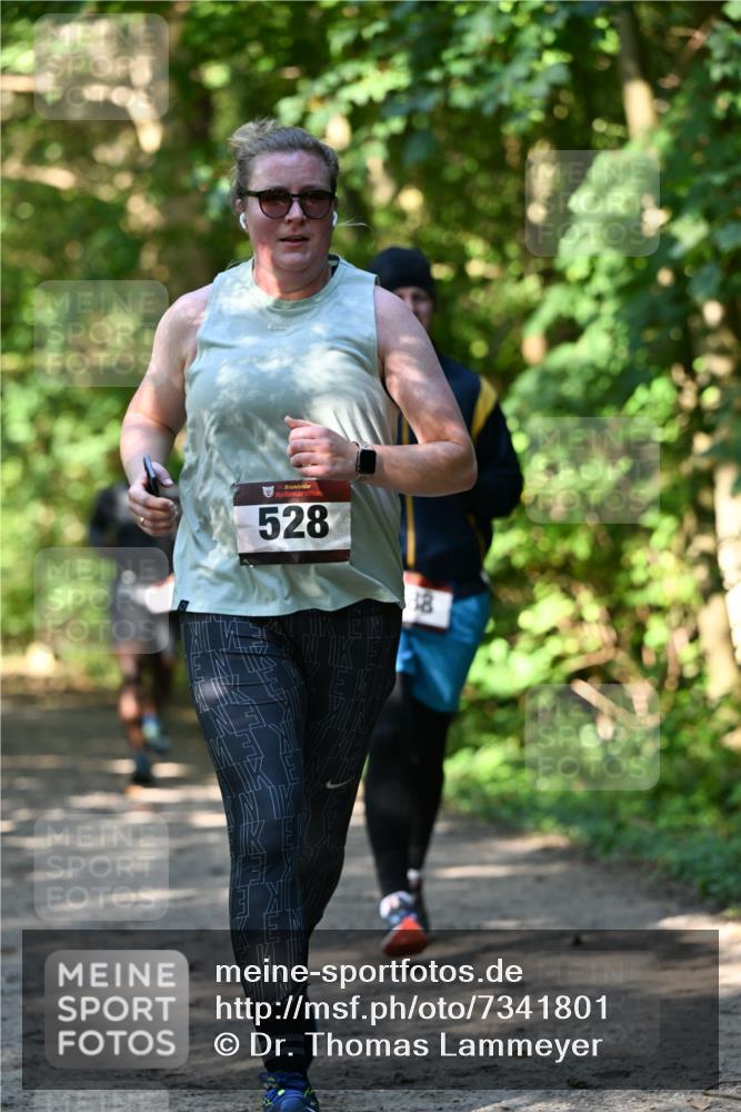 06.10.2024 - Bramfelder Halbmarathon 2024 Dr. Thomas Lammeyer http://msf.ph/oto/7341801 06.10.2024 10:51:10 Laufen 3, 528, 18 meine-sportfotos.de