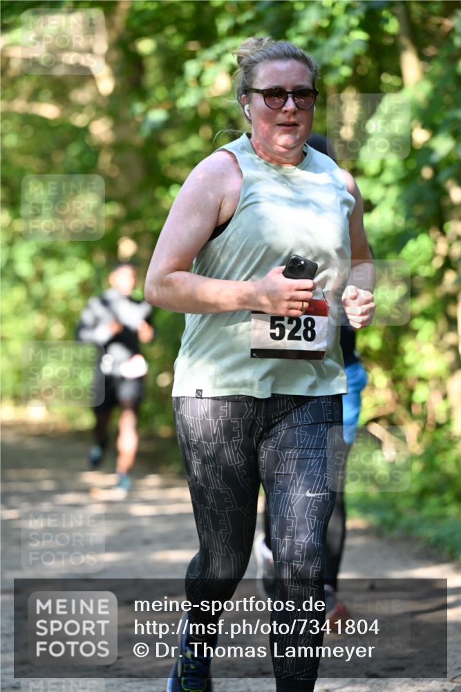 06.10.2024 - Bramfelder Halbmarathon 2024 Dr. Thomas Lammeyer http://msf.ph/oto/7341804 06.10.2024 10:51:10 Laufen 528 meine-sportfotos.de