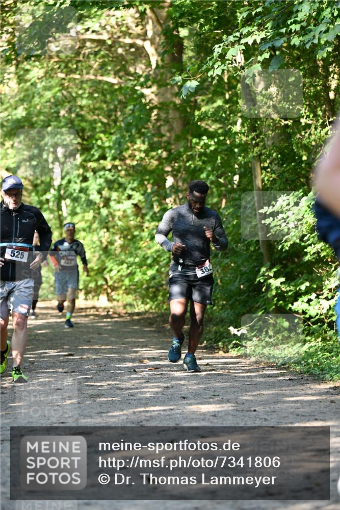 06.10.2024 - Bramfelder Halbmarathon 2024 Dr. Thomas Lammeyer http://msf.ph/oto/7341806 06.10.2024 10:51:11 Laufen 525, 382 meine-sportfotos.de