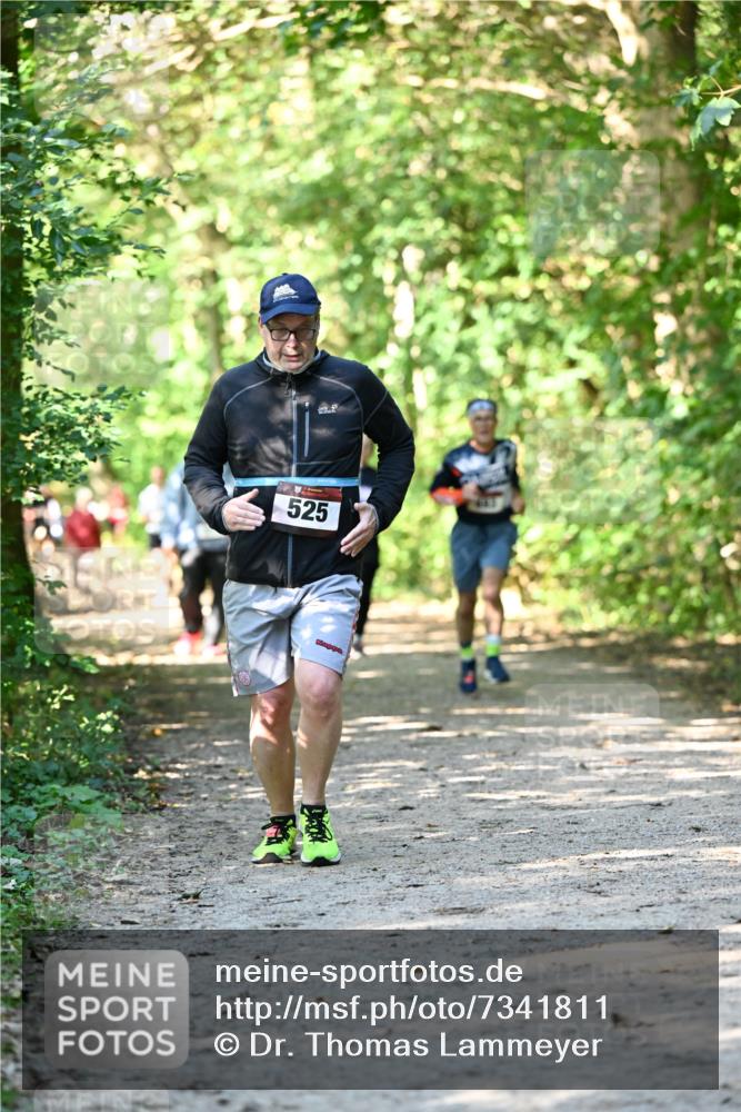 06.10.2024 - Bramfelder Halbmarathon 2024 Dr. Thomas Lammeyer http://msf.ph/oto/7341811 06.10.2024 10:51:12 Laufen 525 meine-sportfotos.de