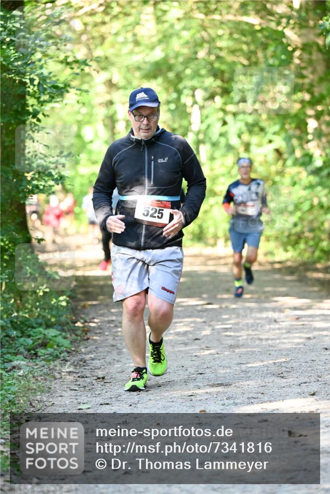 06.10.2024 - Bramfelder Halbmarathon 2024 Dr. Thomas Lammeyer http://msf.ph/oto/7341816 06.10.2024 10:51:13 Laufen 525 meine-sportfotos.de