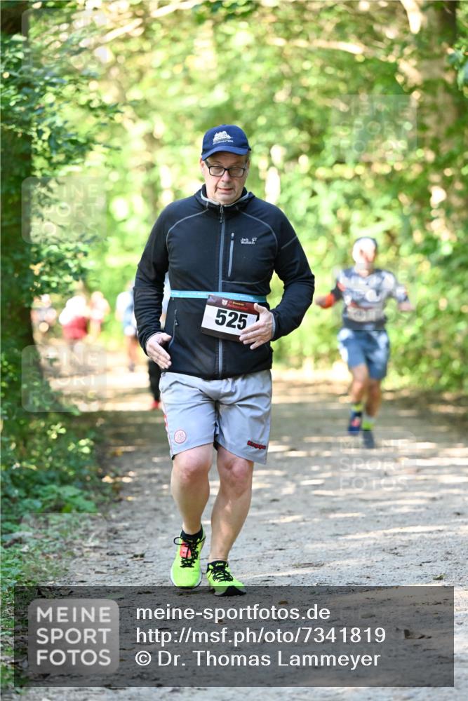 06.10.2024 - Bramfelder Halbmarathon 2024 Dr. Thomas Lammeyer http://msf.ph/oto/7341819 06.10.2024 10:51:13 Laufen 525 meine-sportfotos.de