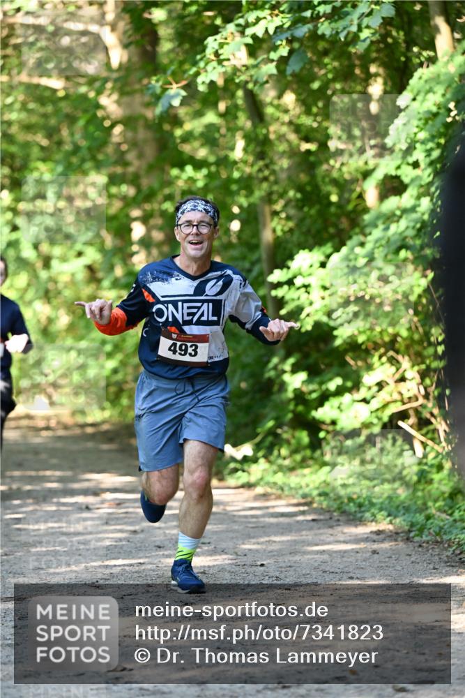 06.10.2024 - Bramfelder Halbmarathon 2024 Dr. Thomas Lammeyer http://msf.ph/oto/7341823 06.10.2024 10:51:16 Laufen 493 meine-sportfotos.de