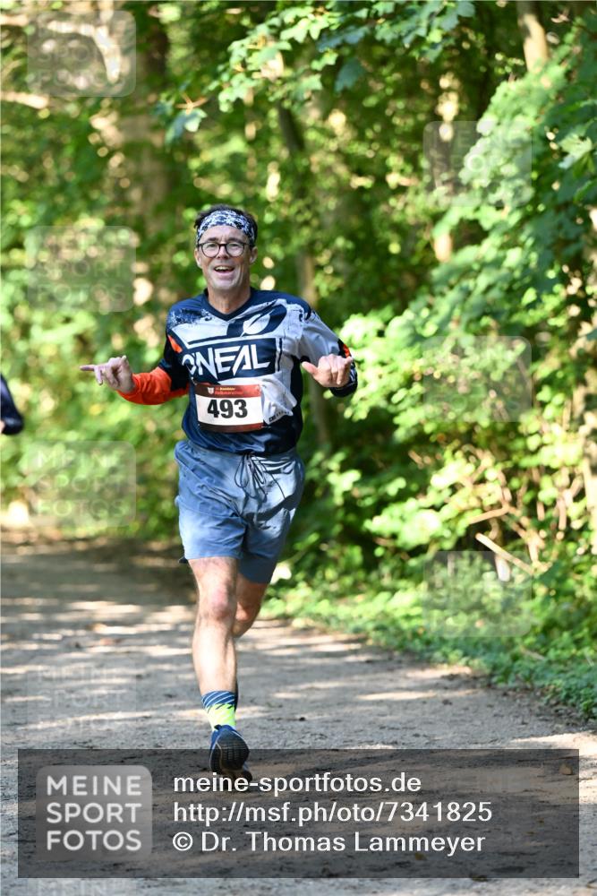 06.10.2024 - Bramfelder Halbmarathon 2024 Dr. Thomas Lammeyer http://msf.ph/oto/7341825 06.10.2024 10:51:17 Laufen 33, 493 meine-sportfotos.de