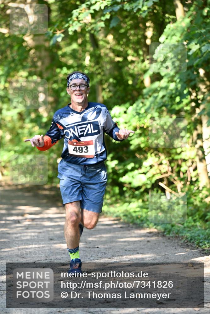 06.10.2024 - Bramfelder Halbmarathon 2024 Dr. Thomas Lammeyer http://msf.ph/oto/7341826 06.10.2024 10:51:17 Laufen 33, 493 meine-sportfotos.de