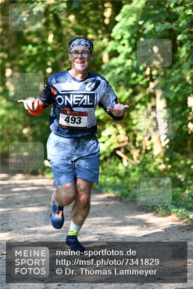 06.10.2024 - Bramfelder Halbmarathon 2024 Dr. Thomas Lammeyer http://msf.ph/oto/7341829 06.10.2024 10:51:17 Laufen 493 meine-sportfotos.de