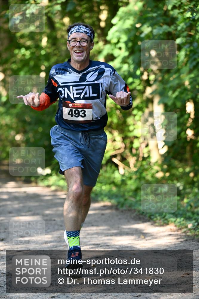 06.10.2024 - Bramfelder Halbmarathon 2024 Dr. Thomas Lammeyer http://msf.ph/oto/7341830 06.10.2024 10:51:17 Laufen 33, 1, 493 meine-sportfotos.de