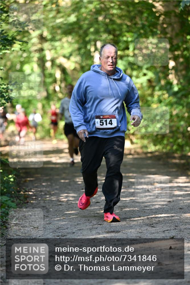 06.10.2024 - Bramfelder Halbmarathon 2024 Dr. Thomas Lammeyer http://msf.ph/oto/7341846 06.10.2024 10:51:20 Laufen 13, 514 meine-sportfotos.de