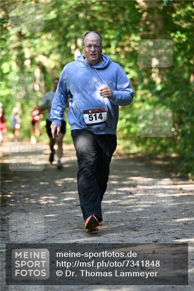 06.10.2024 - Bramfelder Halbmarathon 2024 Dr. Thomas Lammeyer http://msf.ph/oto/7341848 06.10.2024 10:51:21 Laufen 31, 514 meine-sportfotos.de