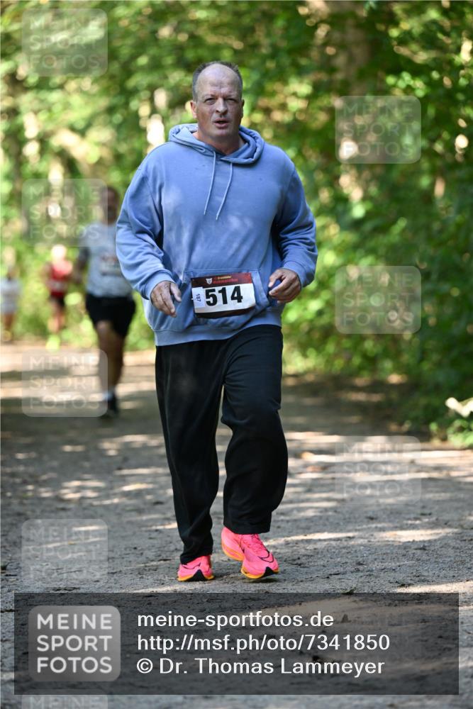 06.10.2024 - Bramfelder Halbmarathon 2024 Dr. Thomas Lammeyer http://msf.ph/oto/7341850 06.10.2024 10:51:21 Laufen 514 meine-sportfotos.de