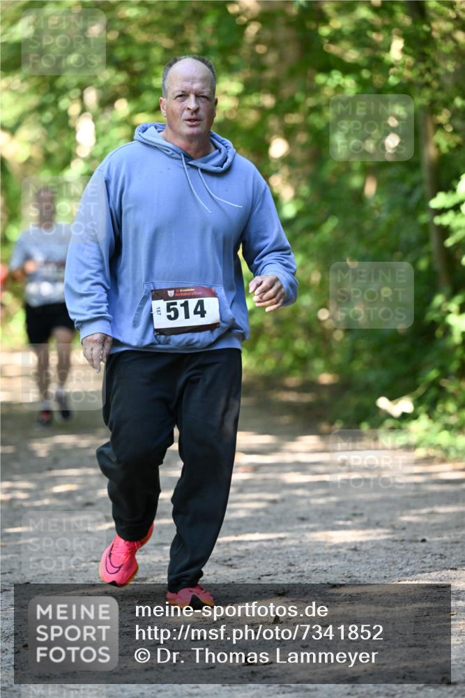06.10.2024 - Bramfelder Halbmarathon 2024 Dr. Thomas Lammeyer http://msf.ph/oto/7341852 06.10.2024 10:51:21 Laufen 17, 33, 514 meine-sportfotos.de