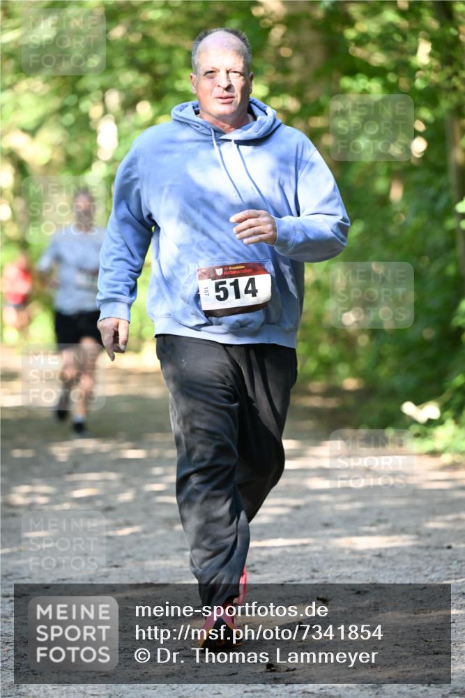 06.10.2024 - Bramfelder Halbmarathon 2024 Dr. Thomas Lammeyer http://msf.ph/oto/7341854 06.10.2024 10:51:22 Laufen 33, 514, 187 meine-sportfotos.de