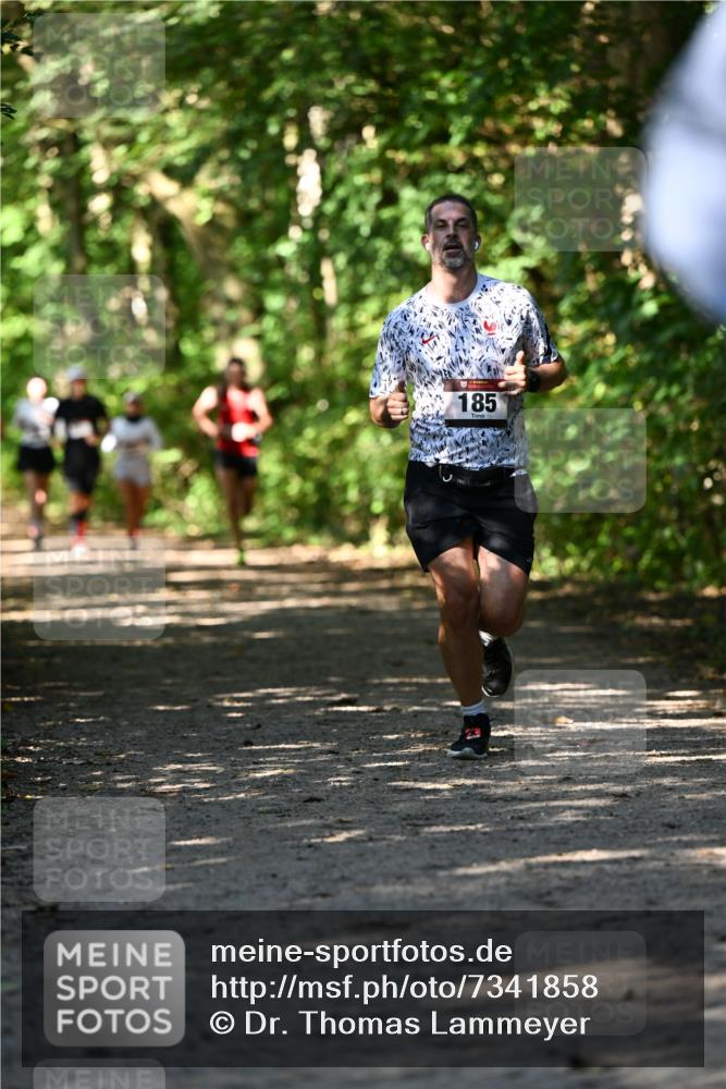 06.10.2024 - Bramfelder Halbmarathon 2024 Dr. Thomas Lammeyer http://msf.ph/oto/7341858 06.10.2024 10:51:23 Laufen 185 meine-sportfotos.de