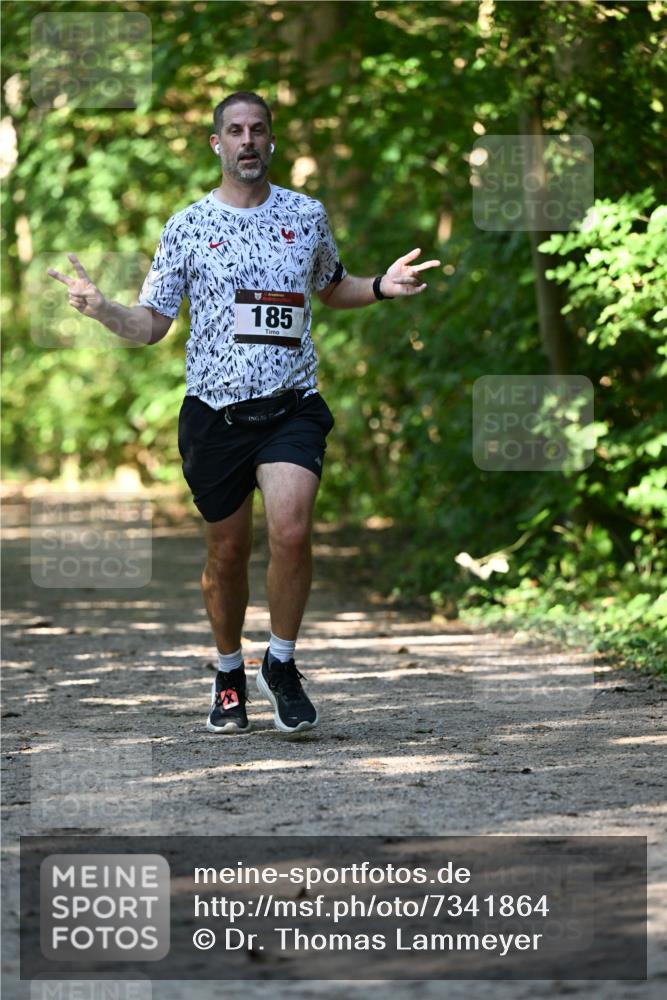 06.10.2024 - Bramfelder Halbmarathon 2024 Dr. Thomas Lammeyer http://msf.ph/oto/7341864 06.10.2024 10:51:24 Laufen 185 meine-sportfotos.de