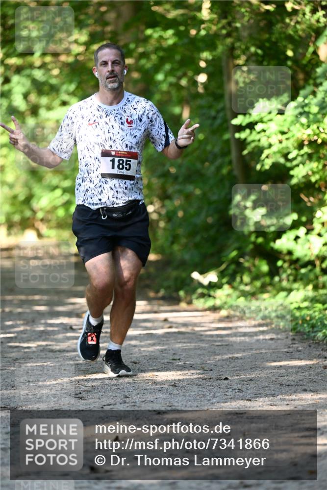 06.10.2024 - Bramfelder Halbmarathon 2024 Dr. Thomas Lammeyer http://msf.ph/oto/7341866 06.10.2024 10:51:24 Laufen 185 meine-sportfotos.de