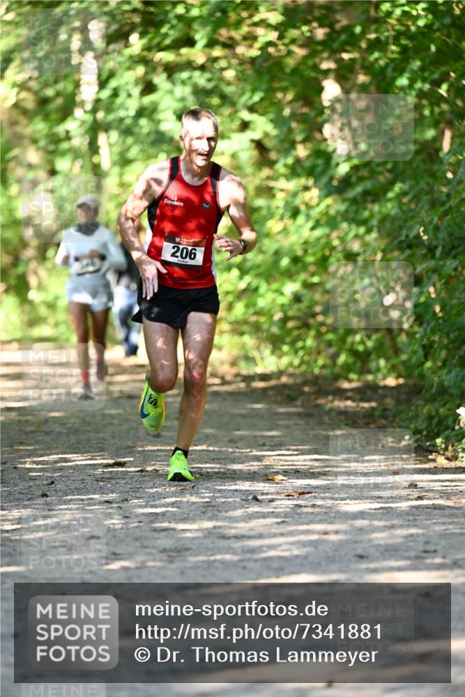 06.10.2024 - Bramfelder Halbmarathon 2024 Dr. Thomas Lammeyer http://msf.ph/oto/7341881 06.10.2024 10:51:30 Laufen 206 meine-sportfotos.de