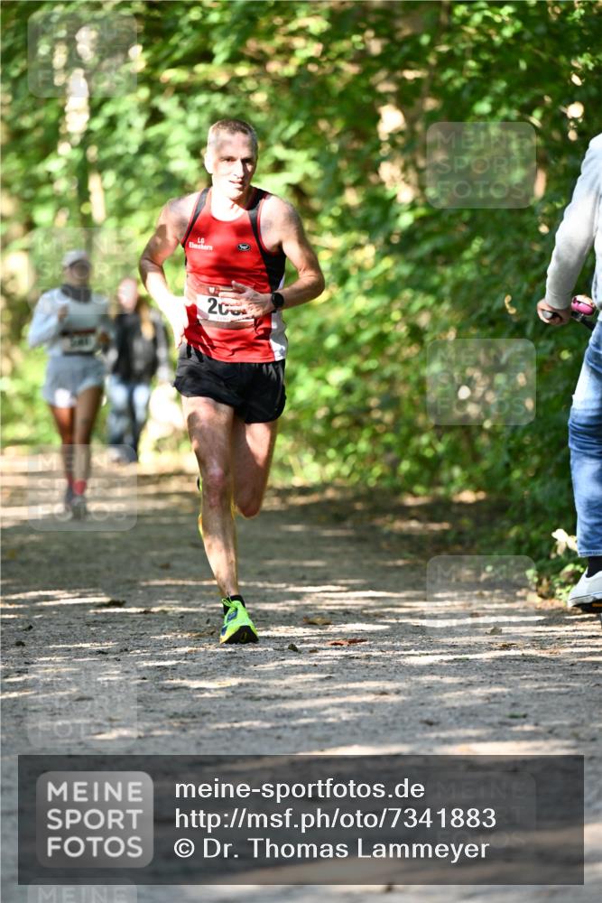 06.10.2024 - Bramfelder Halbmarathon 2024 Dr. Thomas Lammeyer http://msf.ph/oto/7341883 06.10.2024 10:51:30 Laufen 200 meine-sportfotos.de