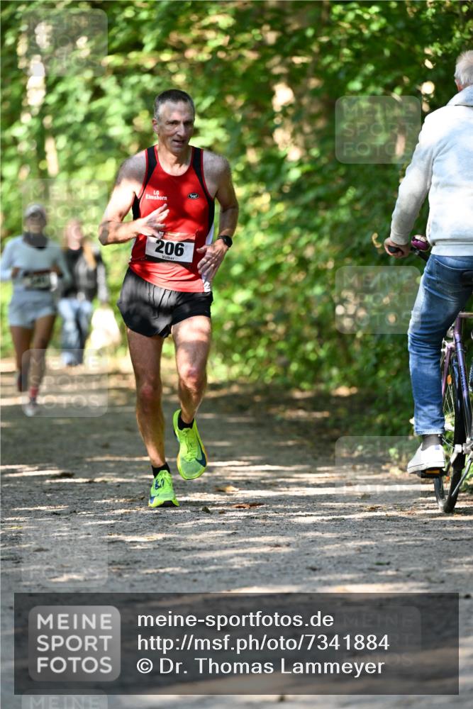 06.10.2024 - Bramfelder Halbmarathon 2024 Dr. Thomas Lammeyer http://msf.ph/oto/7341884 06.10.2024 10:51:30 Laufen 206 meine-sportfotos.de