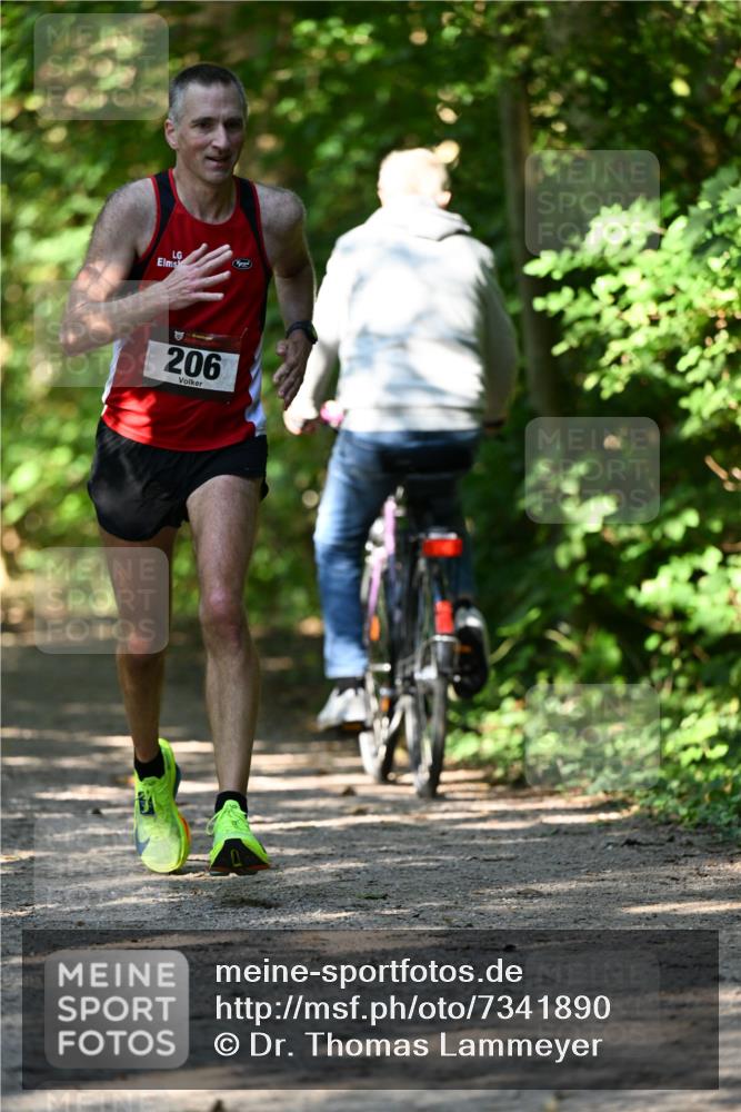 06.10.2024 - Bramfelder Halbmarathon 2024 Dr. Thomas Lammeyer http://msf.ph/oto/7341890 06.10.2024 10:51:31 Laufen 206 meine-sportfotos.de