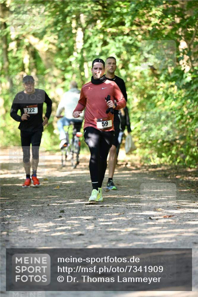 06.10.2024 - Bramfelder Halbmarathon 2024 Dr. Thomas Lammeyer http://msf.ph/oto/7341909 06.10.2024 10:51:38 Laufen 122, 59 meine-sportfotos.de