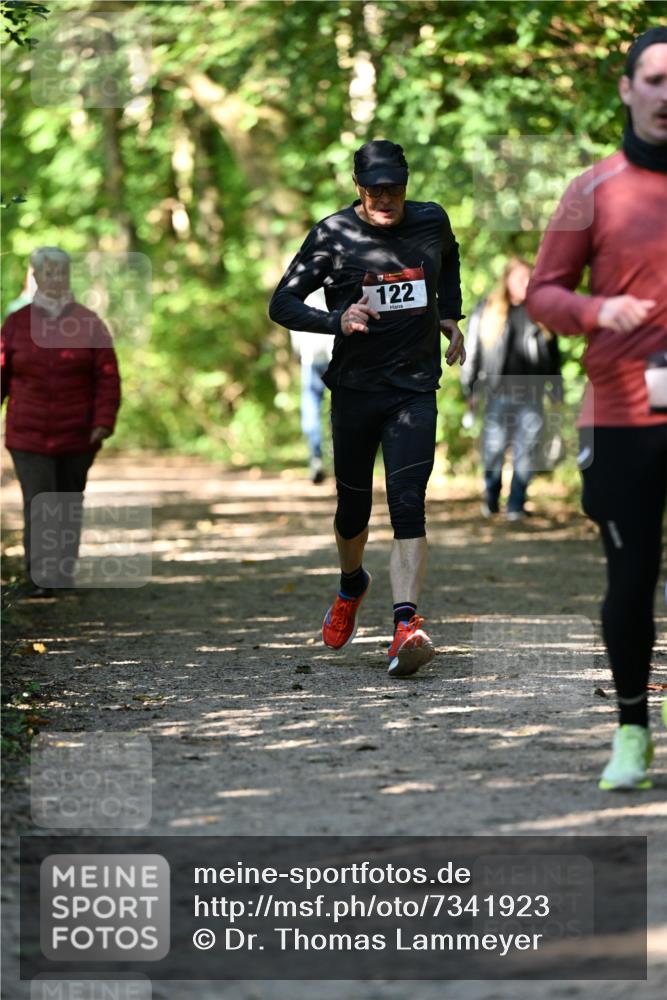 06.10.2024 - Bramfelder Halbmarathon 2024 Dr. Thomas Lammeyer http://msf.ph/oto/7341923 06.10.2024 10:51:40 Laufen 122 meine-sportfotos.de