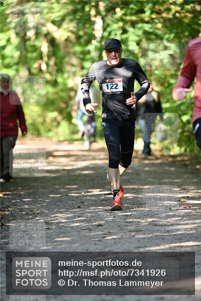 06.10.2024 - Bramfelder Halbmarathon 2024 Dr. Thomas Lammeyer http://msf.ph/oto/7341926 06.10.2024 10:51:40 Laufen 122 meine-sportfotos.de