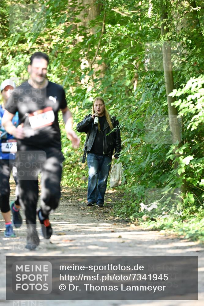 06.10.2024 - Bramfelder Halbmarathon 2024 Dr. Thomas Lammeyer http://msf.ph/oto/7341945 06.10.2024 10:51:52 Laufen 42 meine-sportfotos.de
