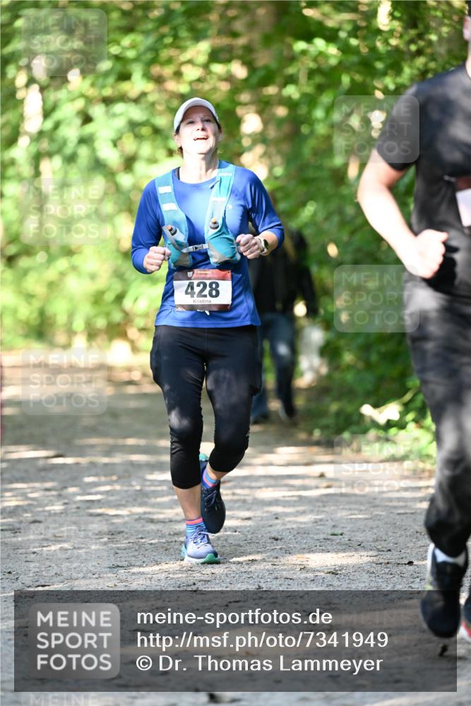 06.10.2024 - Bramfelder Halbmarathon 2024 Dr. Thomas Lammeyer http://msf.ph/oto/7341949 06.10.2024 10:51:54 Laufen 428 meine-sportfotos.de