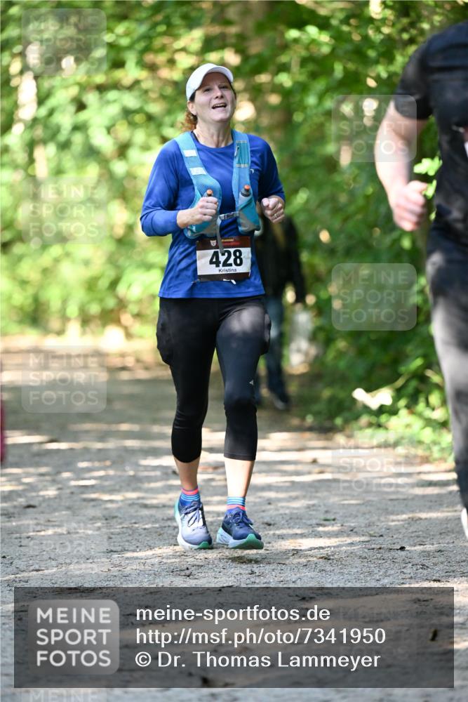 06.10.2024 - Bramfelder Halbmarathon 2024 Dr. Thomas Lammeyer http://msf.ph/oto/7341950 06.10.2024 10:51:54 Laufen 428 meine-sportfotos.de