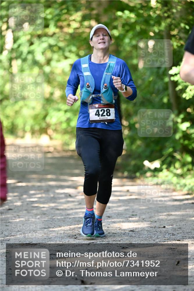 06.10.2024 - Bramfelder Halbmarathon 2024 Dr. Thomas Lammeyer http://msf.ph/oto/7341952 06.10.2024 10:51:54 Laufen 428 meine-sportfotos.de