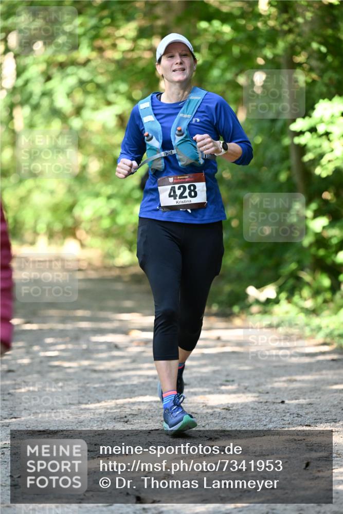 06.10.2024 - Bramfelder Halbmarathon 2024 Dr. Thomas Lammeyer http://msf.ph/oto/7341953 06.10.2024 10:51:54 Laufen 3, 428 meine-sportfotos.de