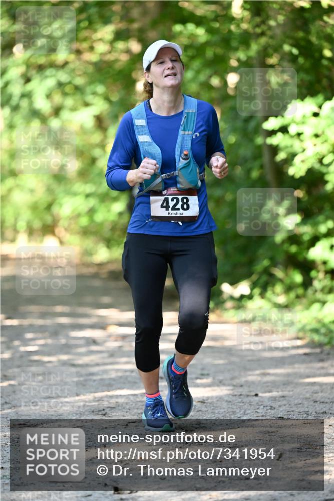 06.10.2024 - Bramfelder Halbmarathon 2024 Dr. Thomas Lammeyer http://msf.ph/oto/7341954 06.10.2024 10:51:54 Laufen 428 meine-sportfotos.de