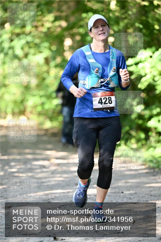 06.10.2024 - Bramfelder Halbmarathon 2024 Dr. Thomas Lammeyer http://msf.ph/oto/7341956 06.10.2024 10:51:54 Laufen 428 meine-sportfotos.de