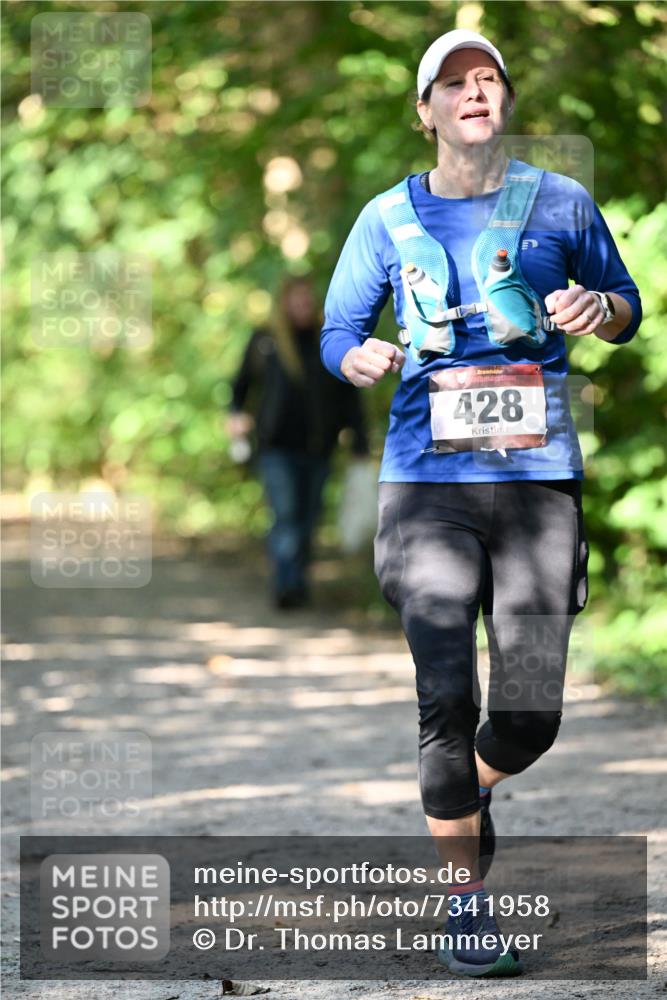 06.10.2024 - Bramfelder Halbmarathon 2024 Dr. Thomas Lammeyer http://msf.ph/oto/7341958 06.10.2024 10:51:55 Laufen 428 meine-sportfotos.de