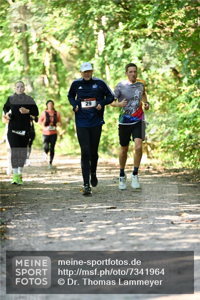06.10.2024 - Bramfelder Halbmarathon 2024 Dr. Thomas Lammeyer http://msf.ph/oto/7341964 06.10.2024 10:51:59 Laufen 78, 29 meine-sportfotos.de