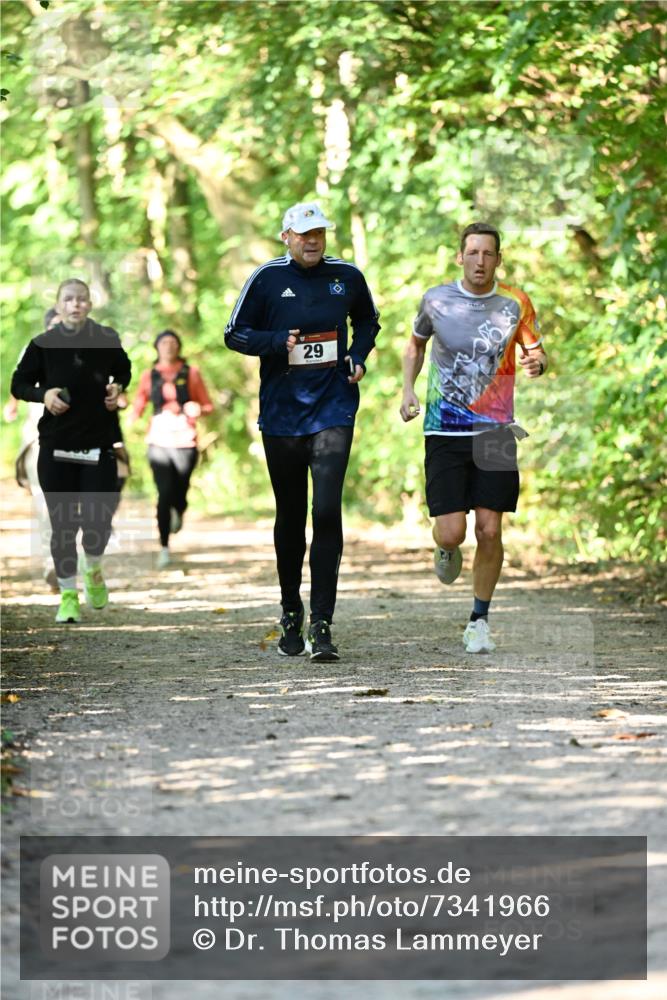 06.10.2024 - Bramfelder Halbmarathon 2024 Dr. Thomas Lammeyer http://msf.ph/oto/7341966 06.10.2024 10:51:59 Laufen 29 meine-sportfotos.de