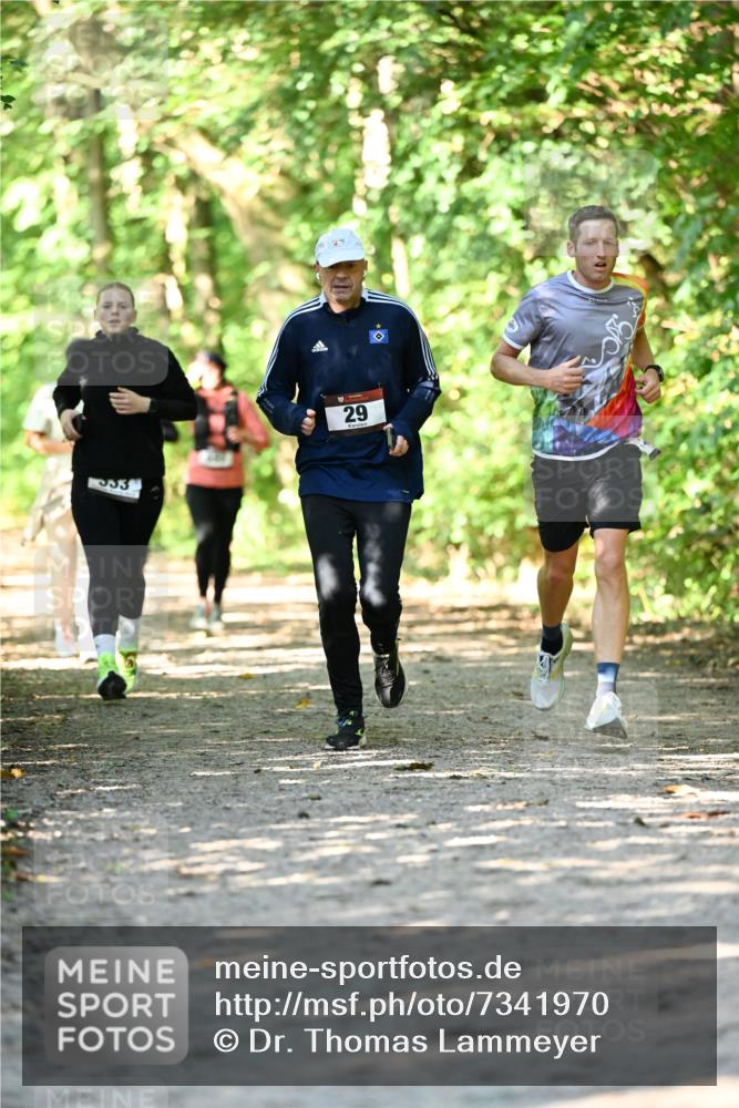 06.10.2024 - Bramfelder Halbmarathon 2024 Dr. Thomas Lammeyer http://msf.ph/oto/7341970 06.10.2024 10:52:00 Laufen 33, 6, 29 meine-sportfotos.de