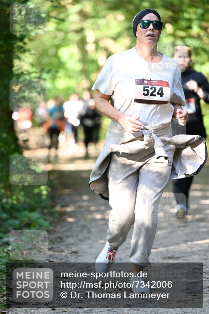 06.10.2024 - Bramfelder Halbmarathon 2024 Dr. Thomas Lammeyer http://msf.ph/oto/7342006 06.10.2024 10:52:09 Laufen 33, 524 meine-sportfotos.de