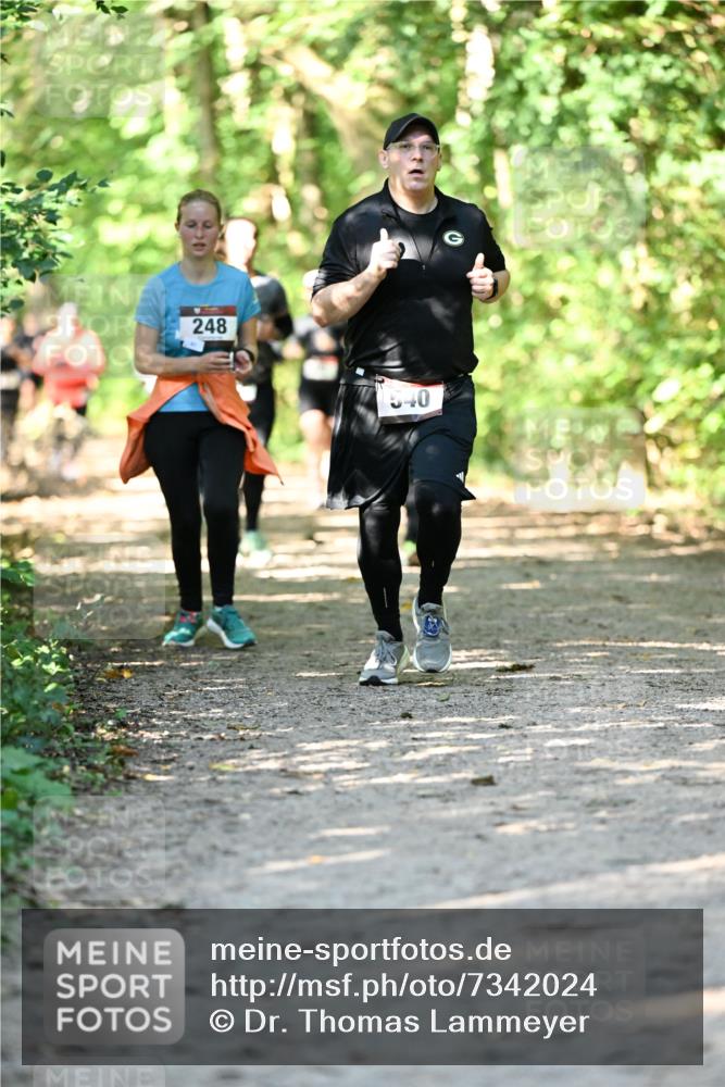 06.10.2024 - Bramfelder Halbmarathon 2024 Dr. Thomas Lammeyer http://msf.ph/oto/7342024 06.10.2024 10:52:15 Laufen 248, 540 meine-sportfotos.de
