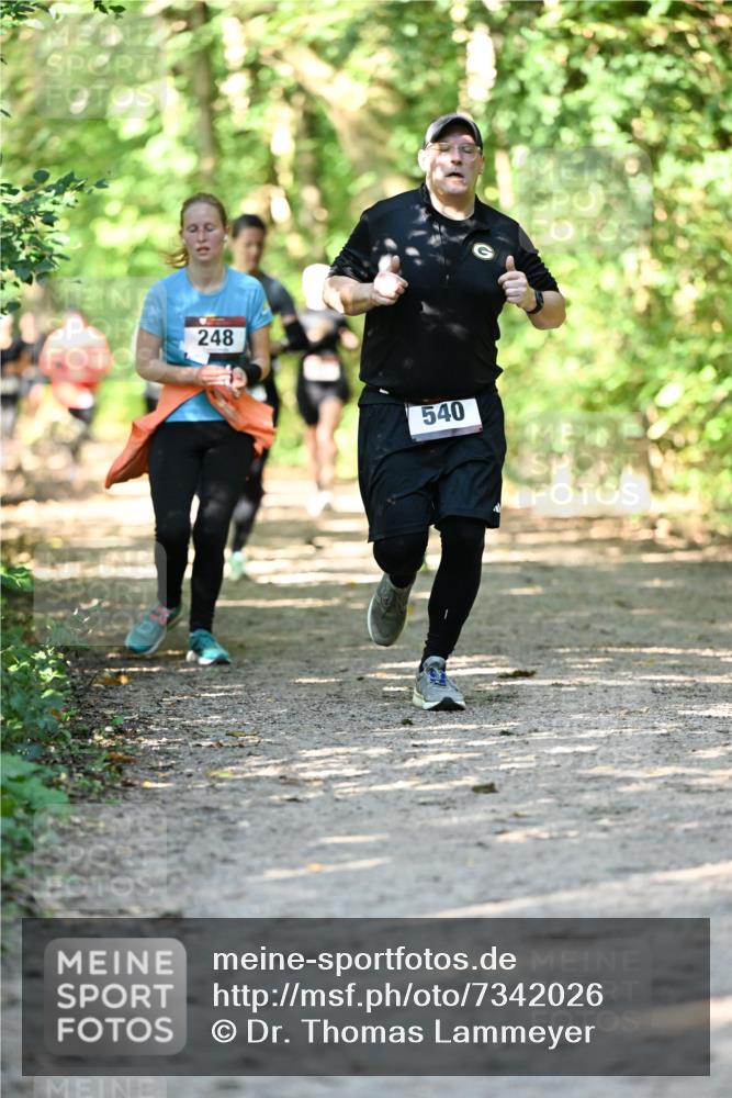 06.10.2024 - Bramfelder Halbmarathon 2024 Dr. Thomas Lammeyer http://msf.ph/oto/7342026 06.10.2024 10:52:15 Laufen 20, 248, 540 meine-sportfotos.de