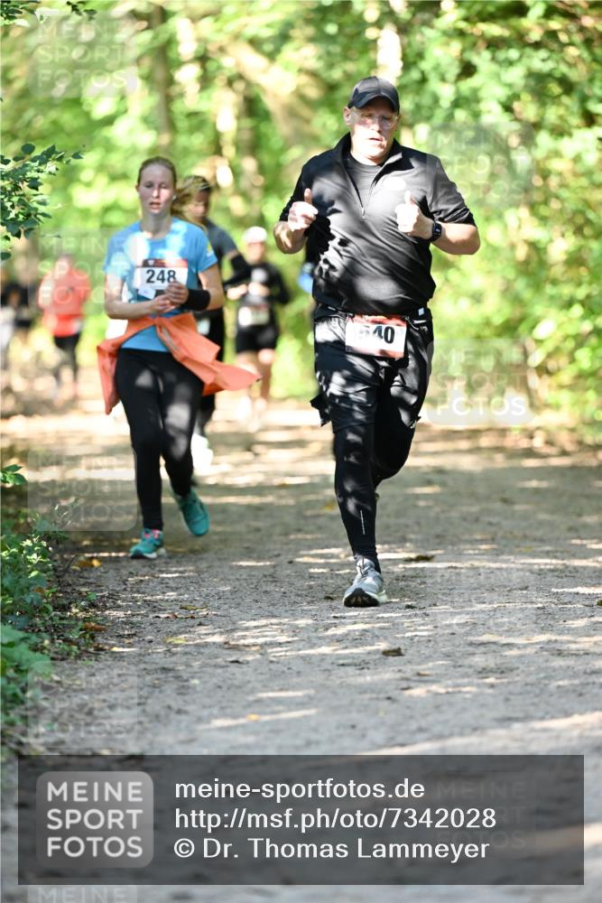 06.10.2024 - Bramfelder Halbmarathon 2024 Dr. Thomas Lammeyer http://msf.ph/oto/7342028 06.10.2024 10:52:15 Laufen 248 meine-sportfotos.de