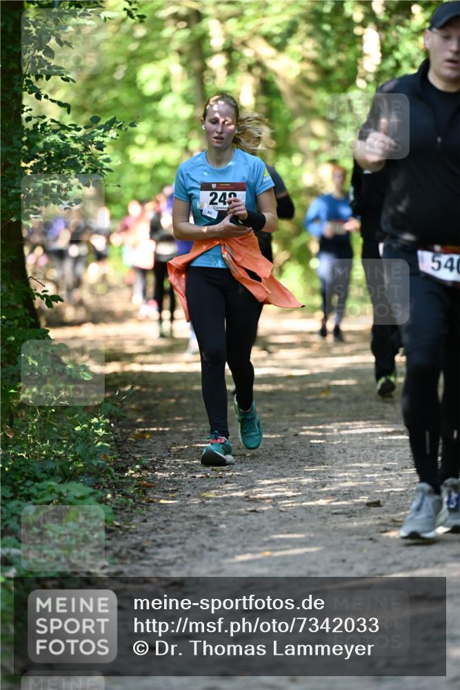 06.10.2024 - Bramfelder Halbmarathon 2024 Dr. Thomas Lammeyer http://msf.ph/oto/7342033 06.10.2024 10:52:17 Laufen 24, 54 meine-sportfotos.de