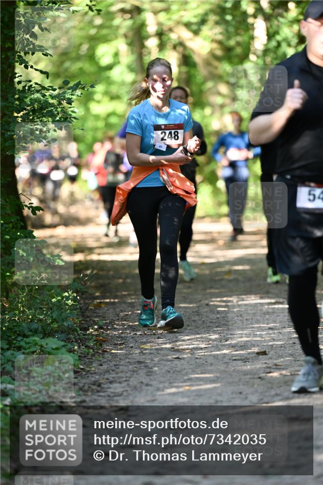 06.10.2024 - Bramfelder Halbmarathon 2024 Dr. Thomas Lammeyer http://msf.ph/oto/7342035 06.10.2024 10:52:17 Laufen 248, 54 meine-sportfotos.de