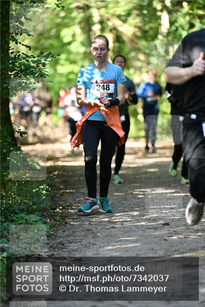 06.10.2024 - Bramfelder Halbmarathon 2024 Dr. Thomas Lammeyer http://msf.ph/oto/7342037 06.10.2024 10:52:17 Laufen 248 meine-sportfotos.de