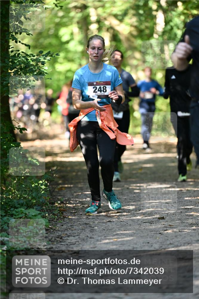 06.10.2024 - Bramfelder Halbmarathon 2024 Dr. Thomas Lammeyer http://msf.ph/oto/7342039 06.10.2024 10:52:17 Laufen 248 meine-sportfotos.de