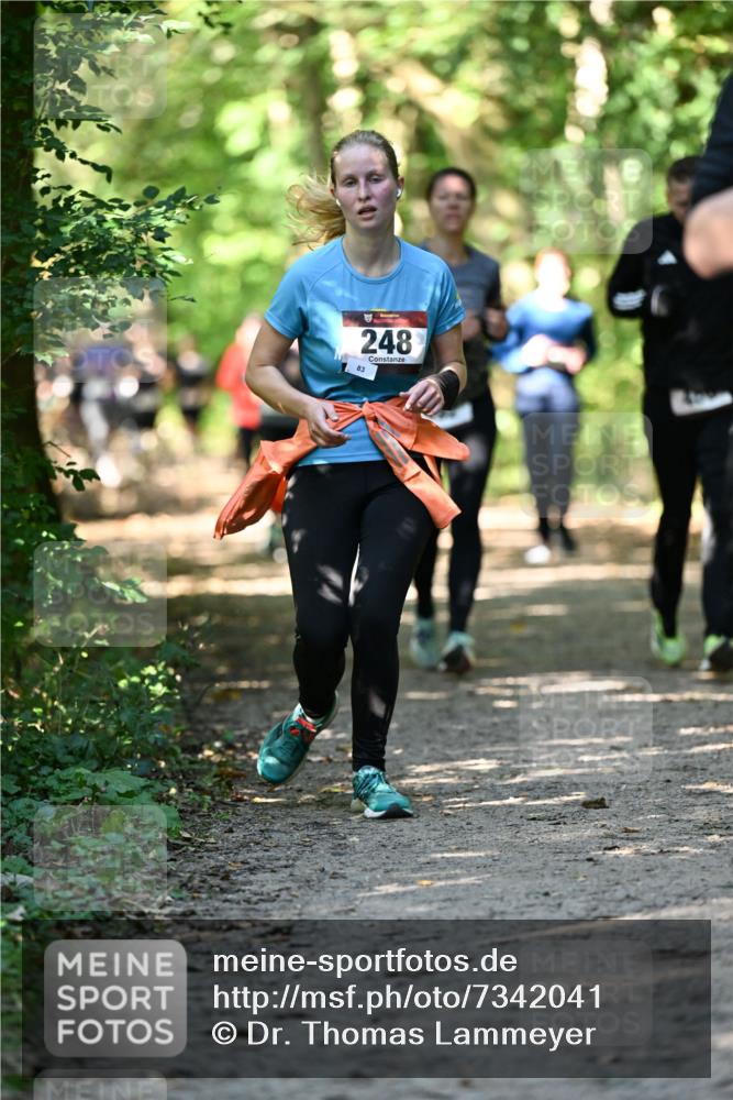 06.10.2024 - Bramfelder Halbmarathon 2024 Dr. Thomas Lammeyer http://msf.ph/oto/7342041 06.10.2024 10:52:18 Laufen 83, 248 meine-sportfotos.de
